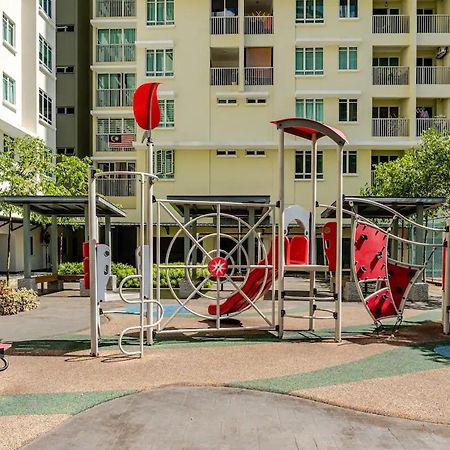 Appartamento Suasana Residensi Damai Petaling Jaya Esterno foto