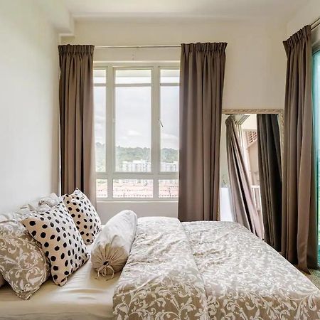 Appartamento Suasana Residensi Damai Petaling Jaya Esterno foto