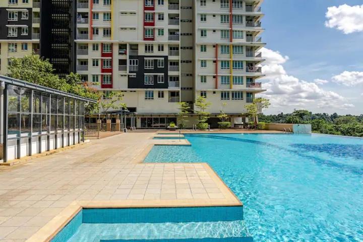 Appartamento Suasana Residensi Damai Petaling Jaya Esterno foto