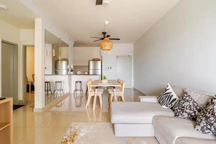 Appartamento Suasana Residensi Damai Petaling Jaya Esterno foto